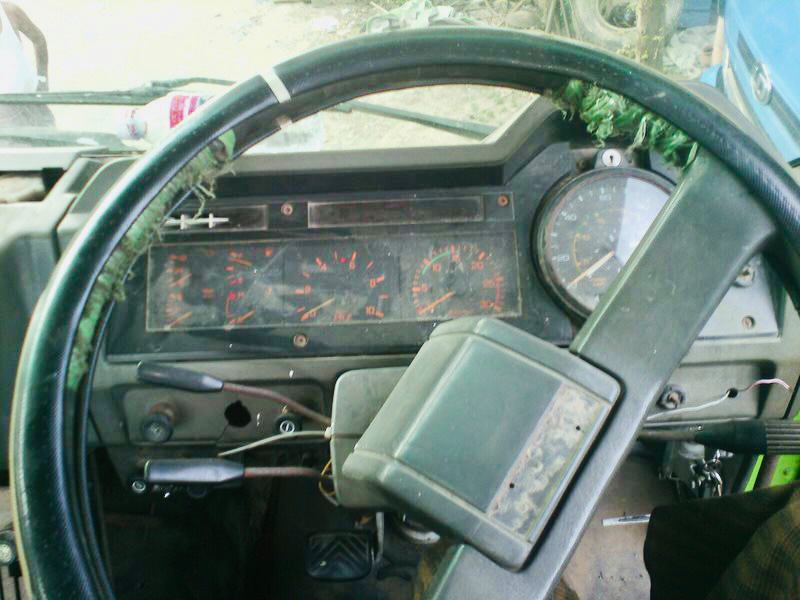 NISSAN DIESEL 1990 RE10 CW67GT Diesel Tractor Head (6x4) (RHD) (014465)